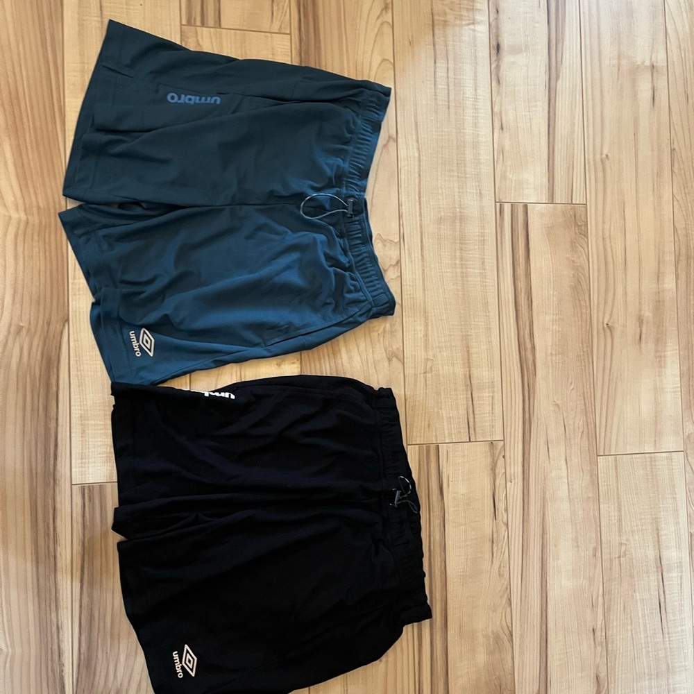 Umbro Black and Blue Athletic Shorts Lightweight Elastic Waistband